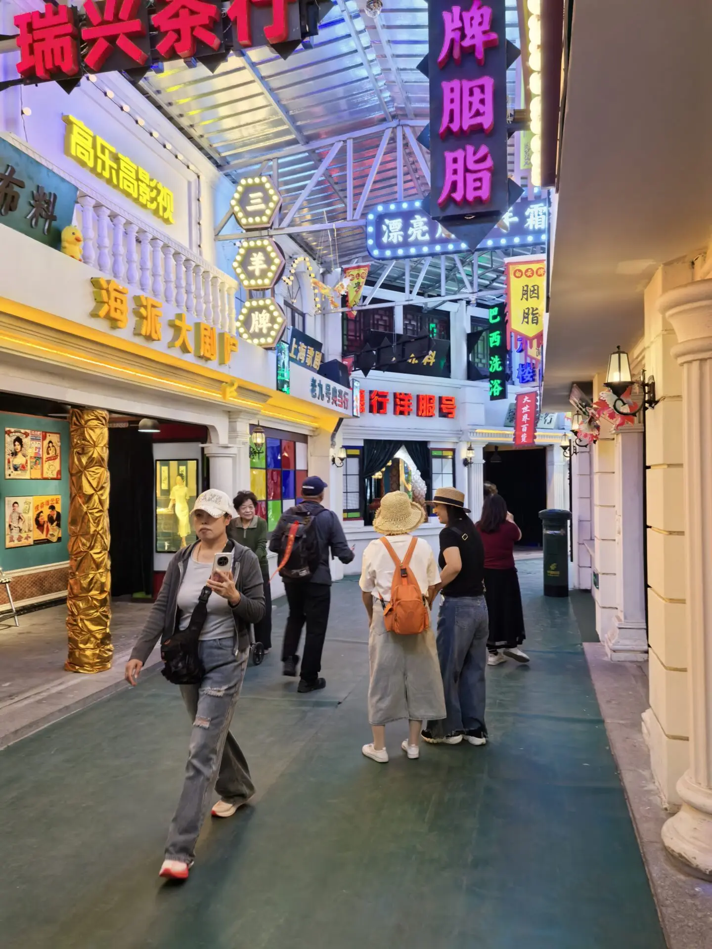 情迷冉庄明清园之夜上海穿越街-诗榜
